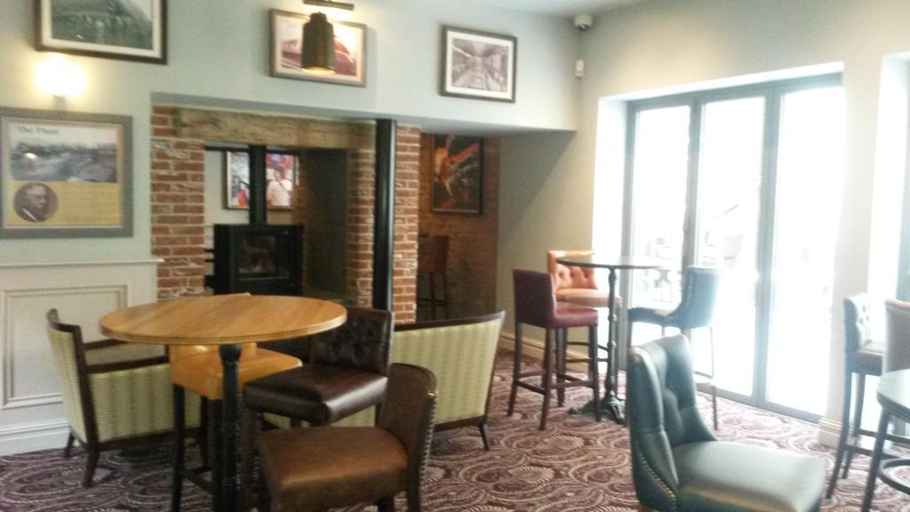 The Red Lion Wetherspoon Doncaster Exterior foto